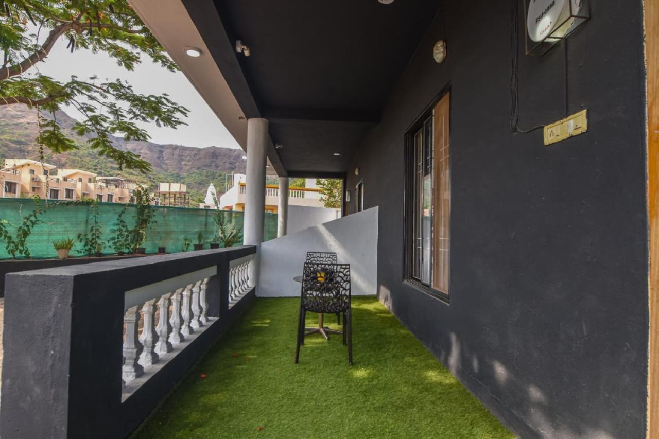 Black Stone Villa Karli Exterior photo